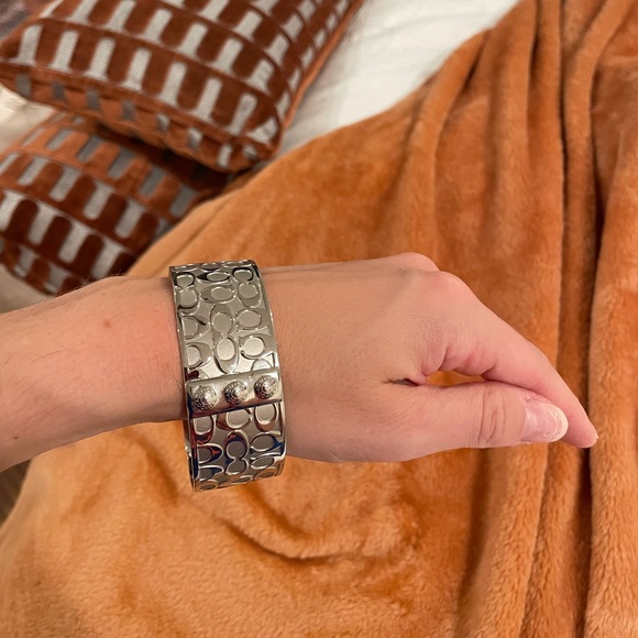 Coach signature silver bangle 1 inch - Picture 2 of 4